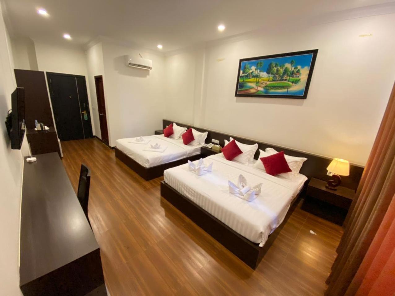 Apple Hotel Two - Near Phnom Penh Airport Экстерьер фото