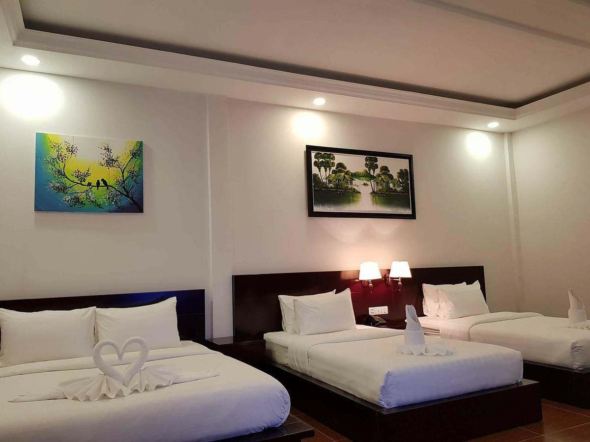 Apple Hotel Two - Near Phnom Penh Airport Экстерьер фото