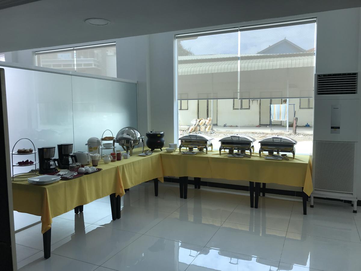 Apple Hotel Two - Near Phnom Penh Airport Экстерьер фото
