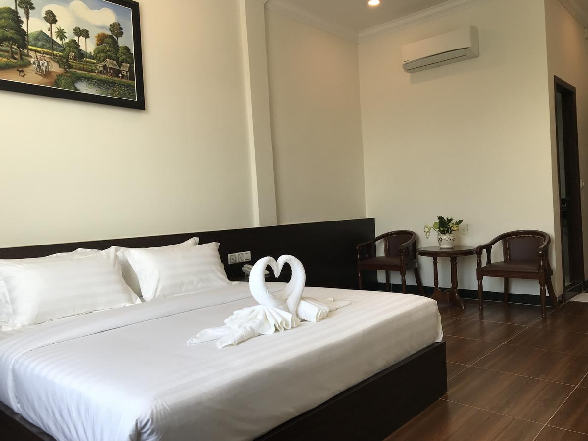 Apple Hotel Two - Near Phnom Penh Airport Экстерьер фото