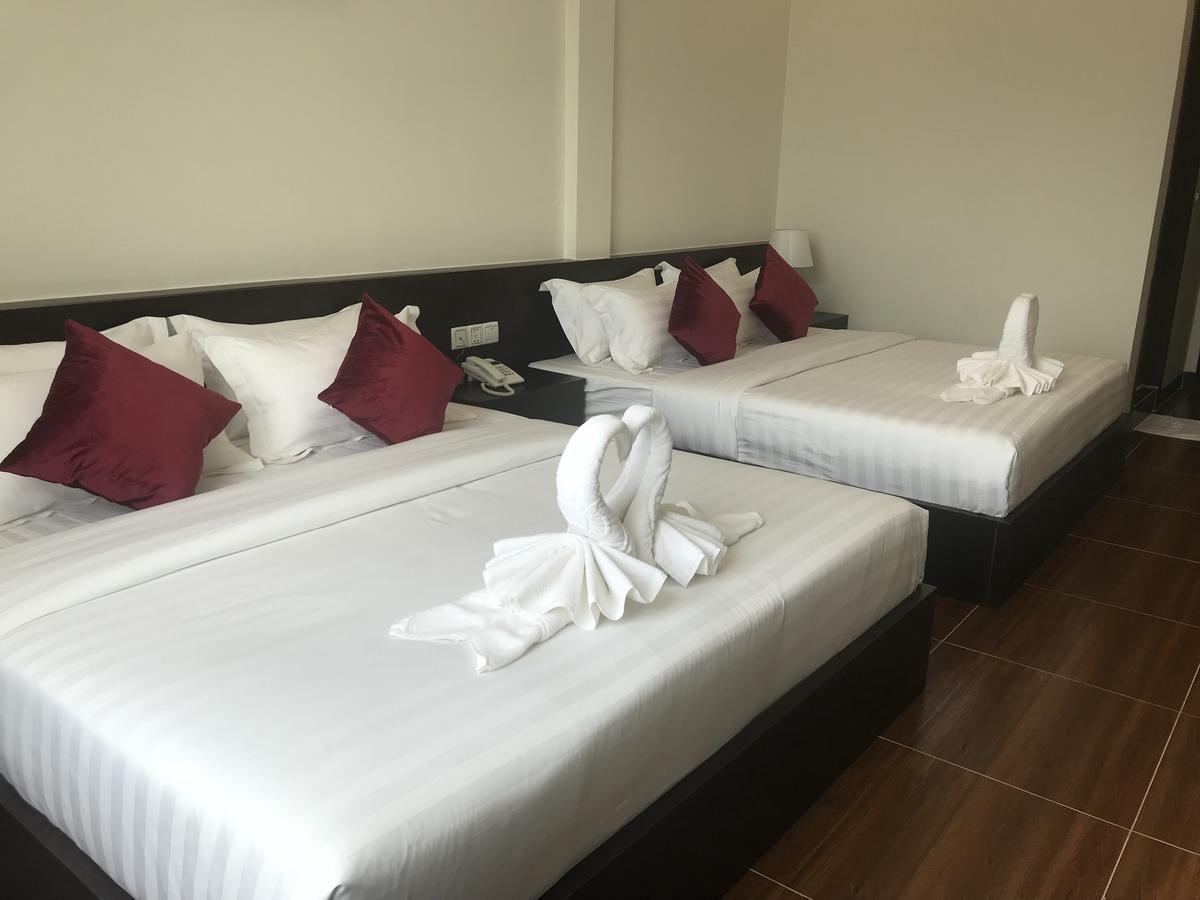 Apple Hotel Two - Near Phnom Penh Airport Экстерьер фото