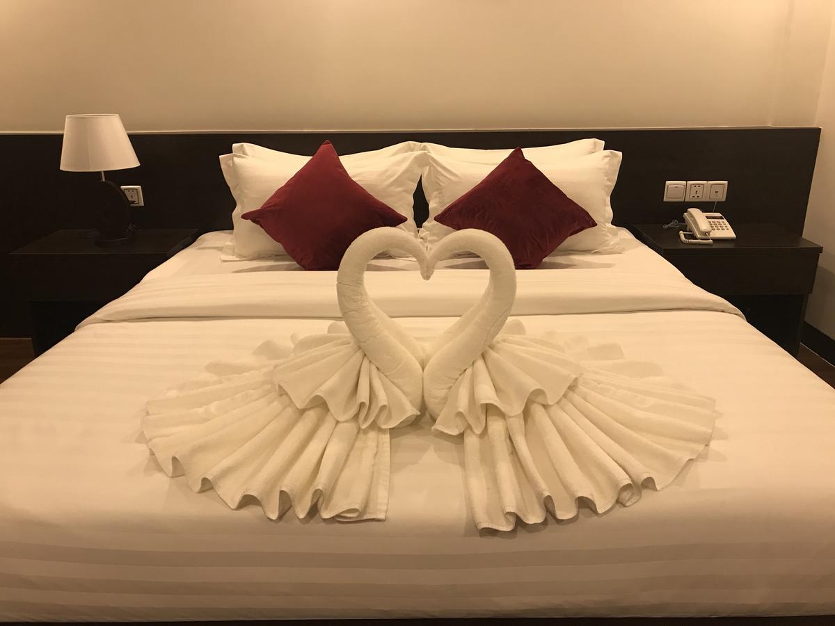 Apple Hotel Two - Near Phnom Penh Airport Экстерьер фото