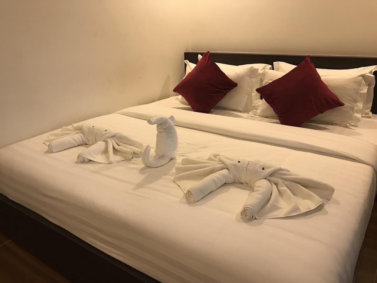Apple Hotel Two - Near Phnom Penh Airport Экстерьер фото